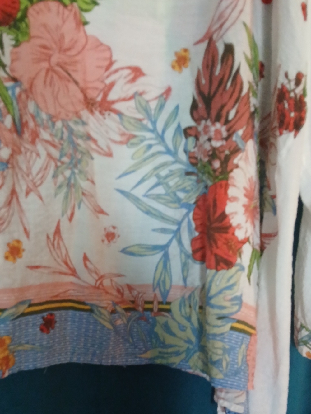 John Mark White Floral V-Neck Tunic with Multicolor Blooms - Picture 6 of 8
